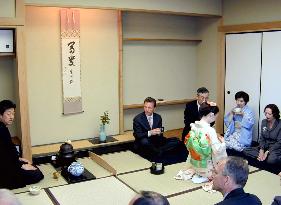 Tea ceremony held at new Japanese embassy in Berlin